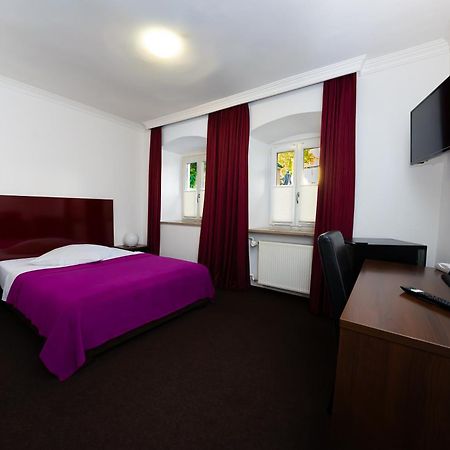 Hotel Bergbauer Mit Late-Self-Check-In Нойбург-ан-дер-Донау Экстерьер фото