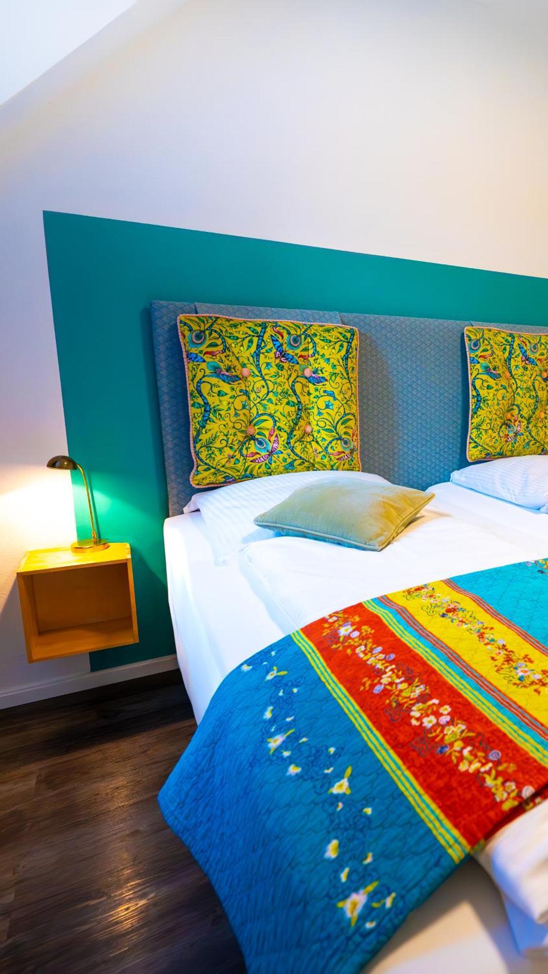 Hotel Bergbauer Mit Late-Self-Check-In Нойбург-ан-дер-Донау Экстерьер фото