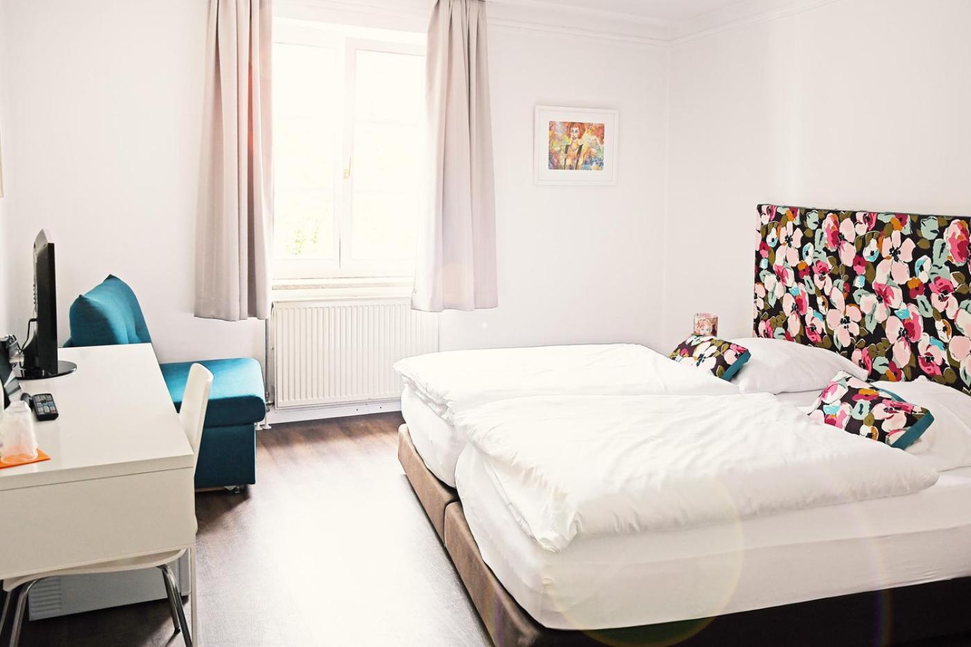 Hotel Bergbauer Mit Late-Self-Check-In Нойбург-ан-дер-Донау Экстерьер фото