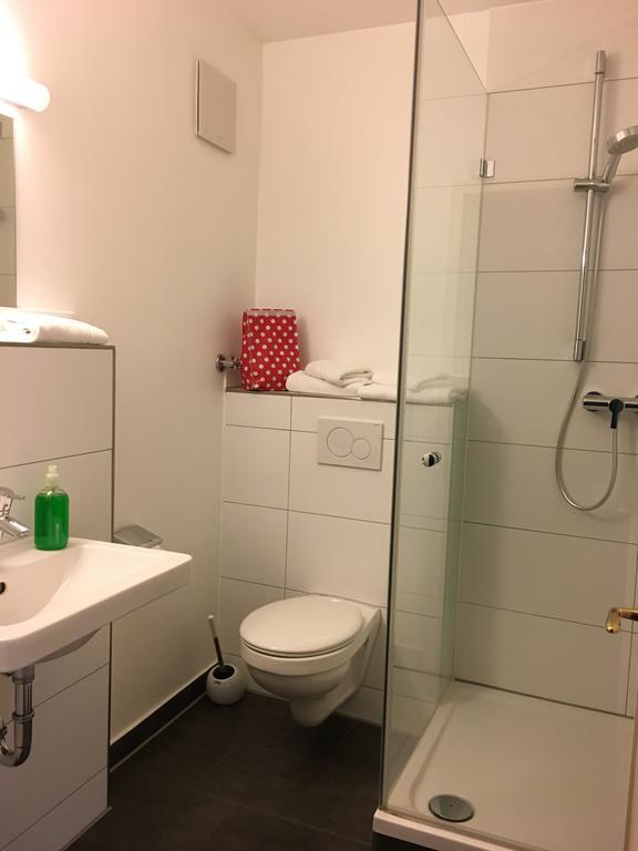 Hotel Bergbauer Mit Late-Self-Check-In Нойбург-ан-дер-Донау Экстерьер фото