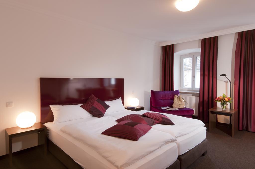 Hotel Bergbauer Mit Late-Self-Check-In Нойбург-ан-дер-Донау Экстерьер фото