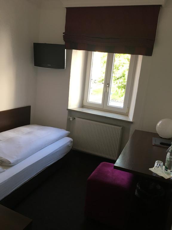 Hotel Bergbauer Mit Late-Self-Check-In Нойбург-ан-дер-Донау Экстерьер фото